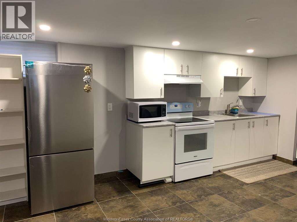 835 Isabelle Unit# Lower Property Photo 8