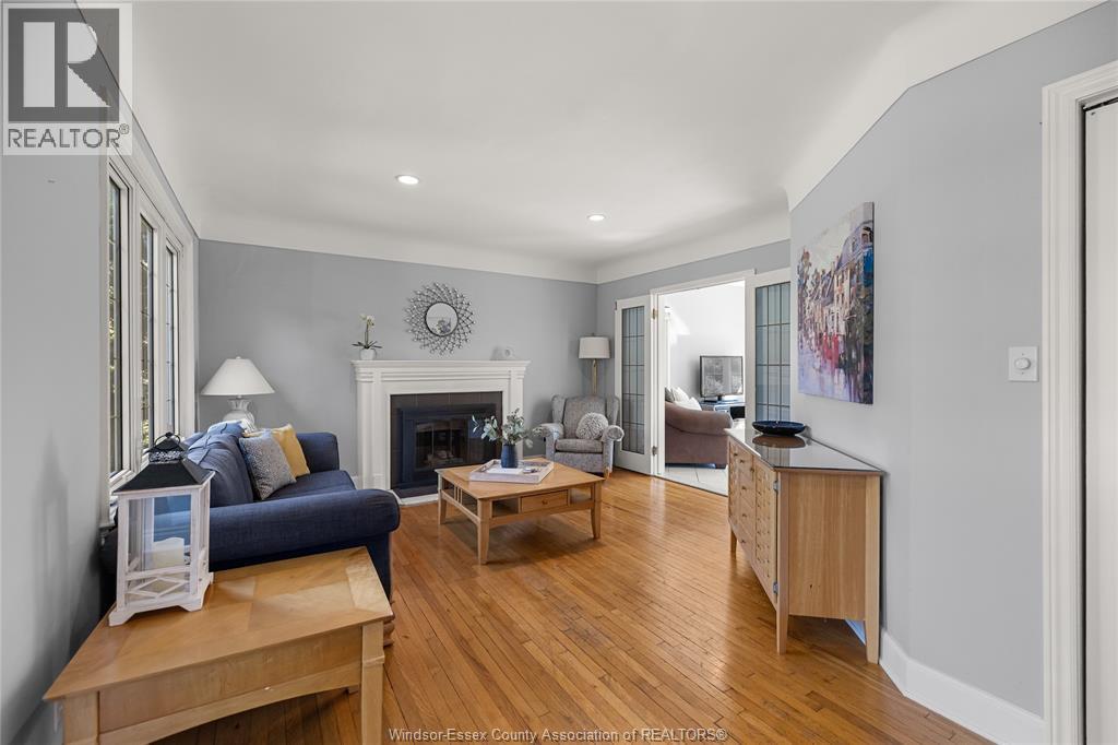 3926 Roseland Drive West Property Photo 12