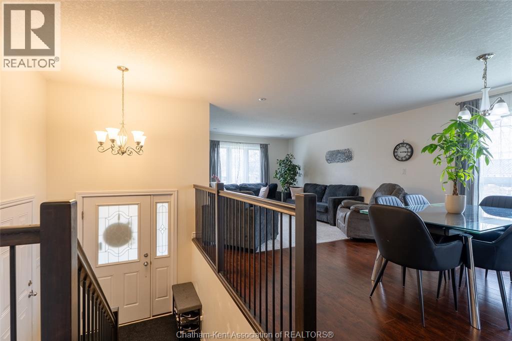 30 St Michael Avenue Property Photo 5