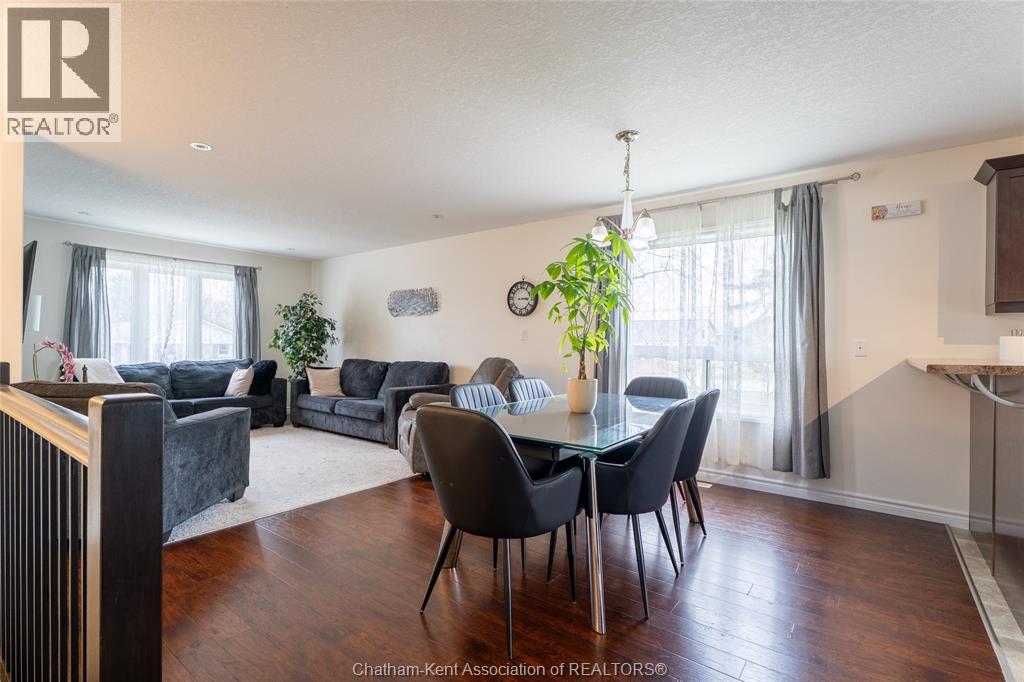 30 St Michael Avenue Property Photo 6