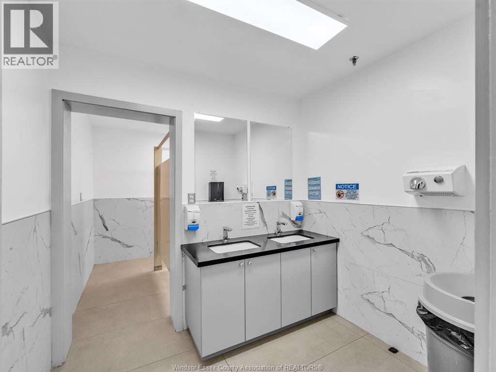 1737 Walker Road Property Photo 15