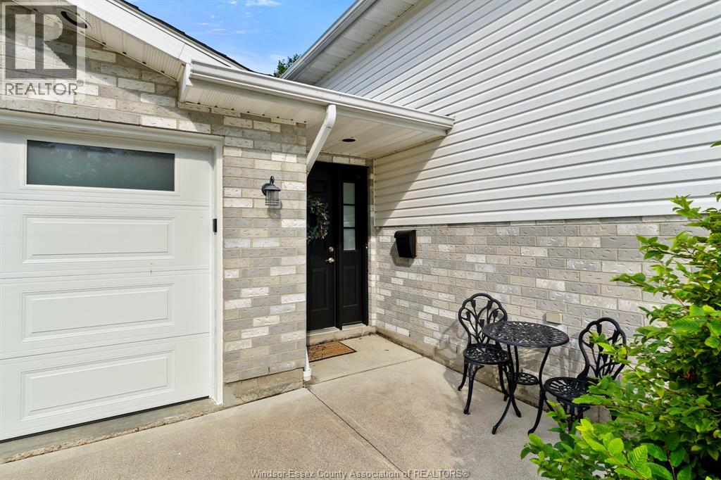 855 Lawndale Avenue Property Photo 4