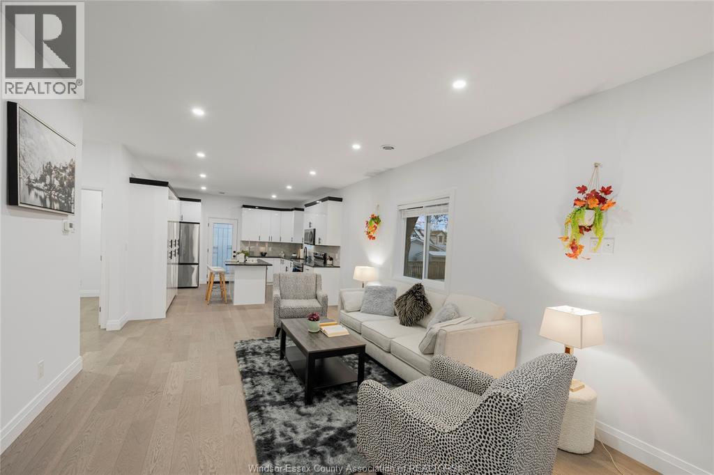665 Alexandrine Street Property Photo 6