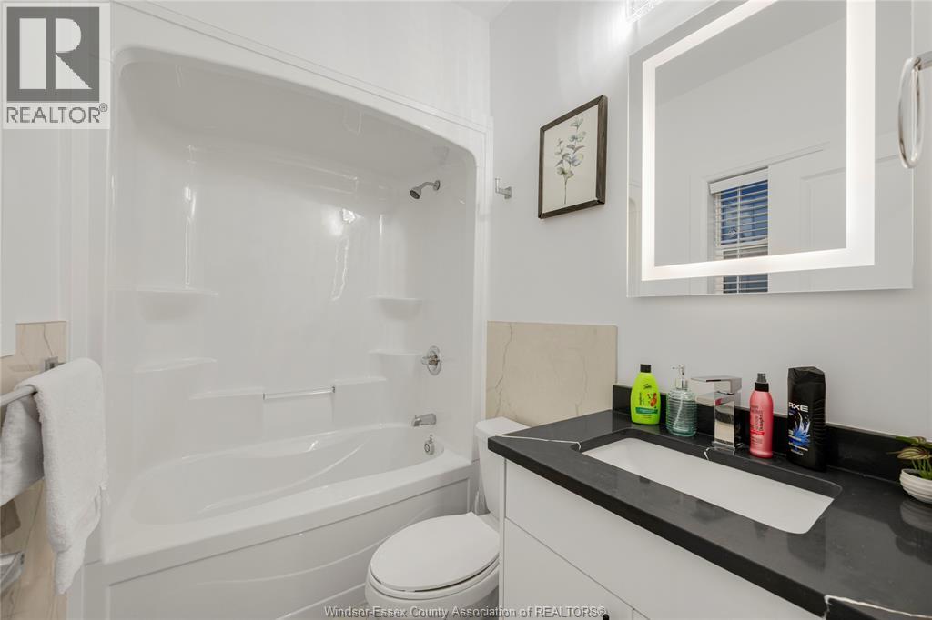 665 Alexandrine Street Property Photo 17