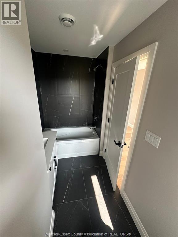 5125 Huron Church Line Road Property Photo 10