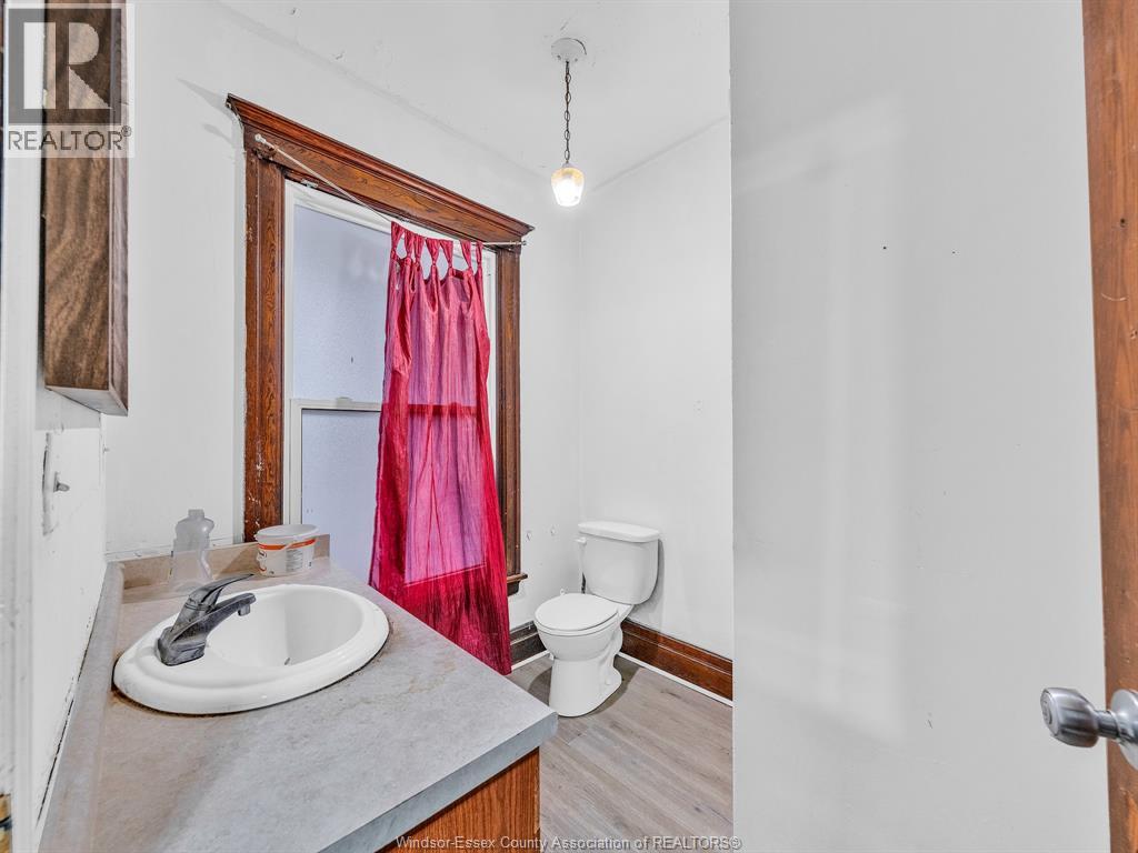 780 Dougall Property Photo 3
