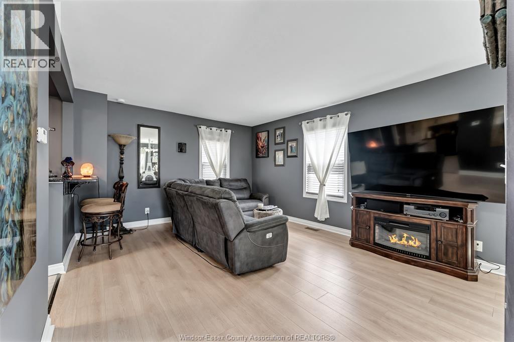 858 Lesperance Property Photo 15