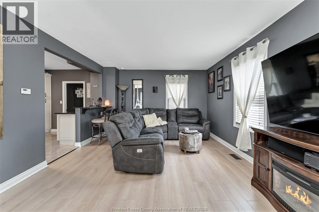 858 Lesperance Property Photo 16