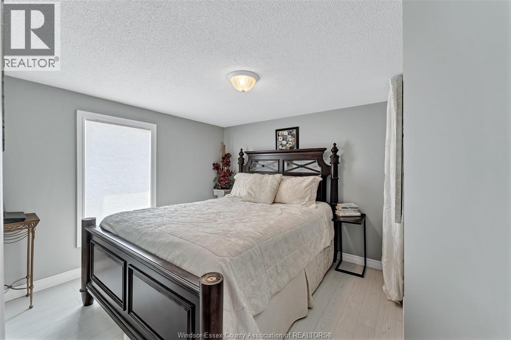 858 Lesperance Property Photo 32