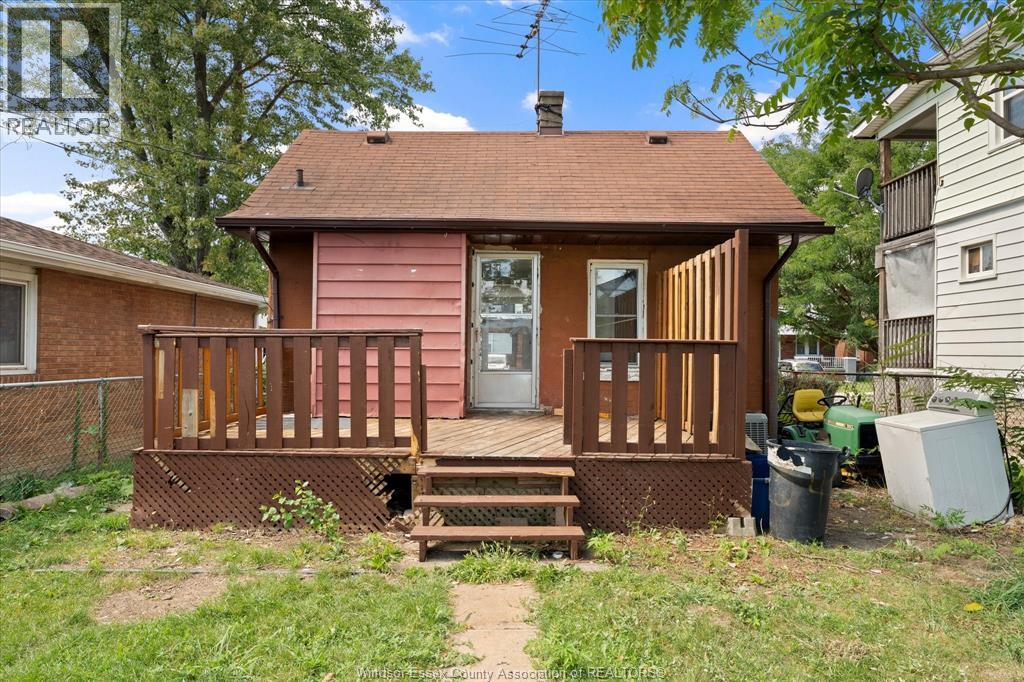 1320 Goyeau Property Photo 13