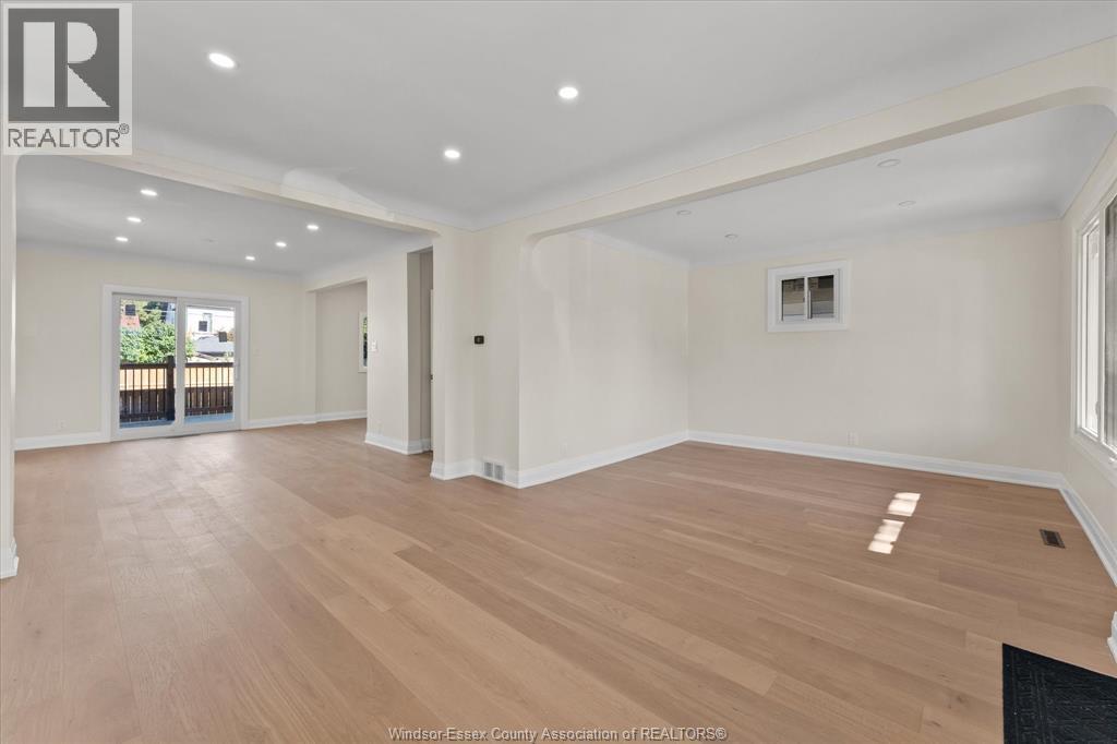 930 Elsmere Property Photo 8