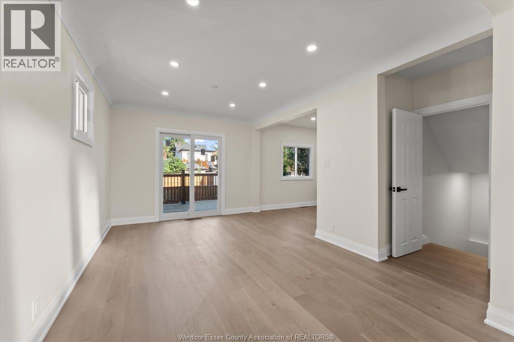930 Elsmere Property Photo 10