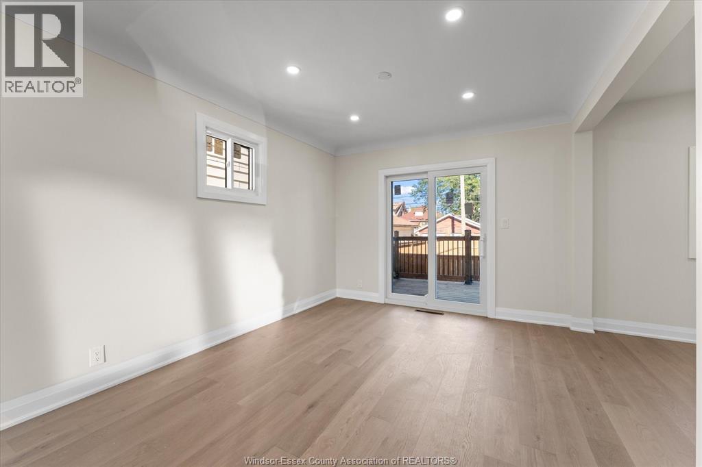 930 Elsmere Property Photo 11