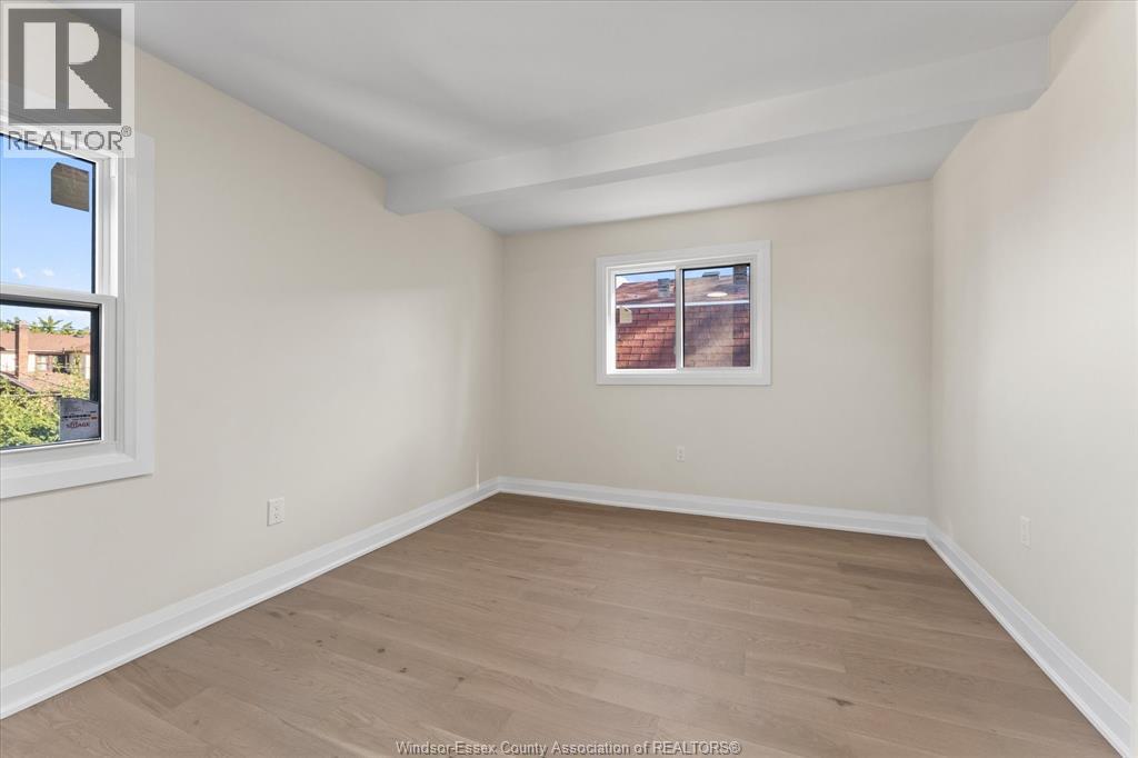 930 Elsmere Property Photo 16