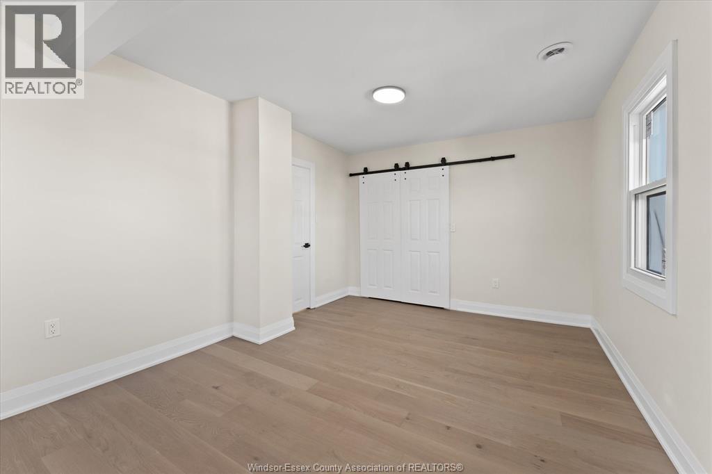 930 Elsmere Property Photo 17