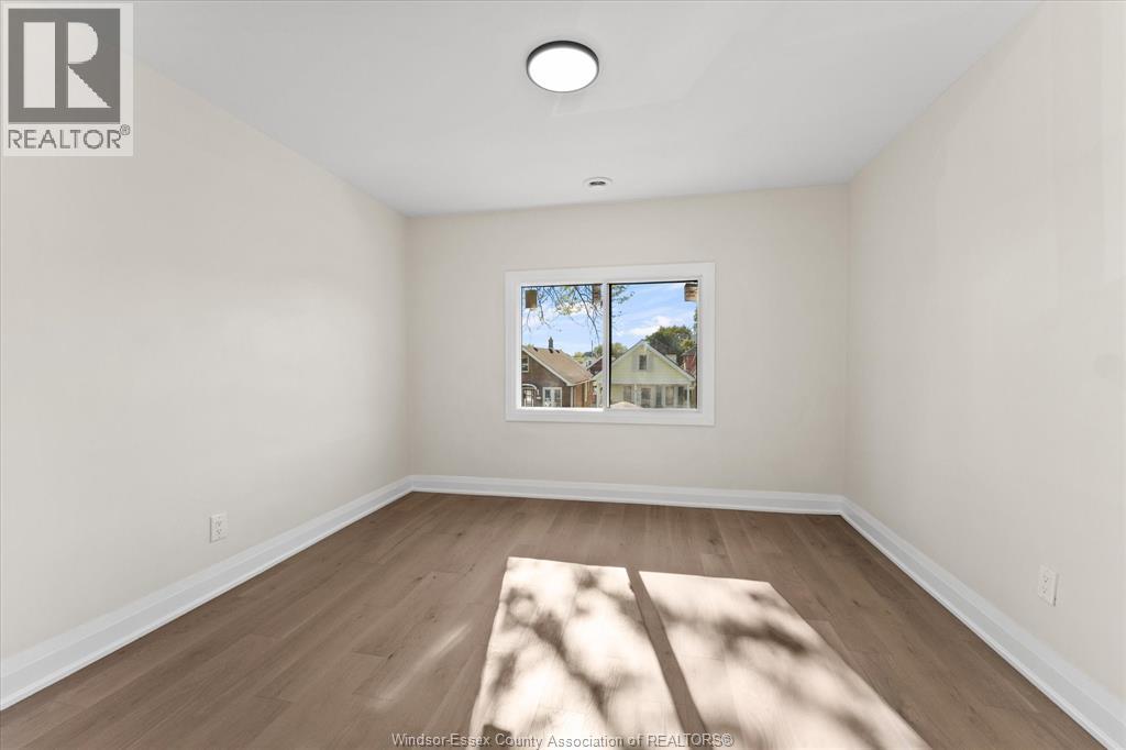 930 Elsmere Property Photo 18