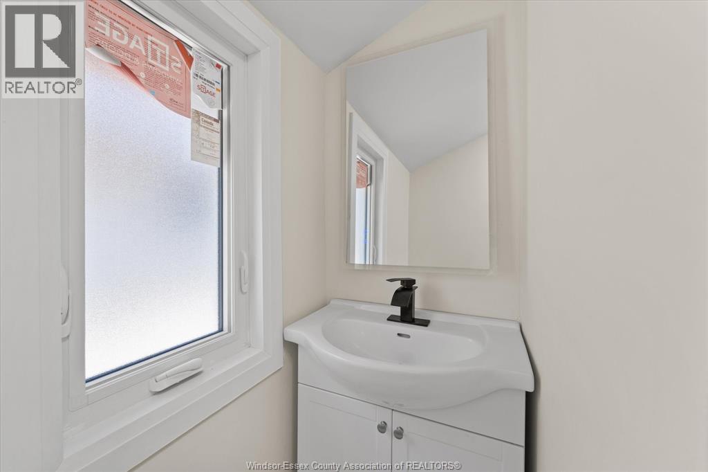 930 Elsmere Property Photo 21