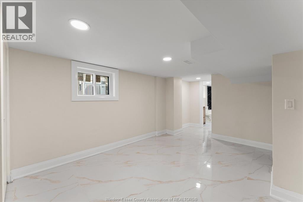 930 Elsmere Property Photo 25