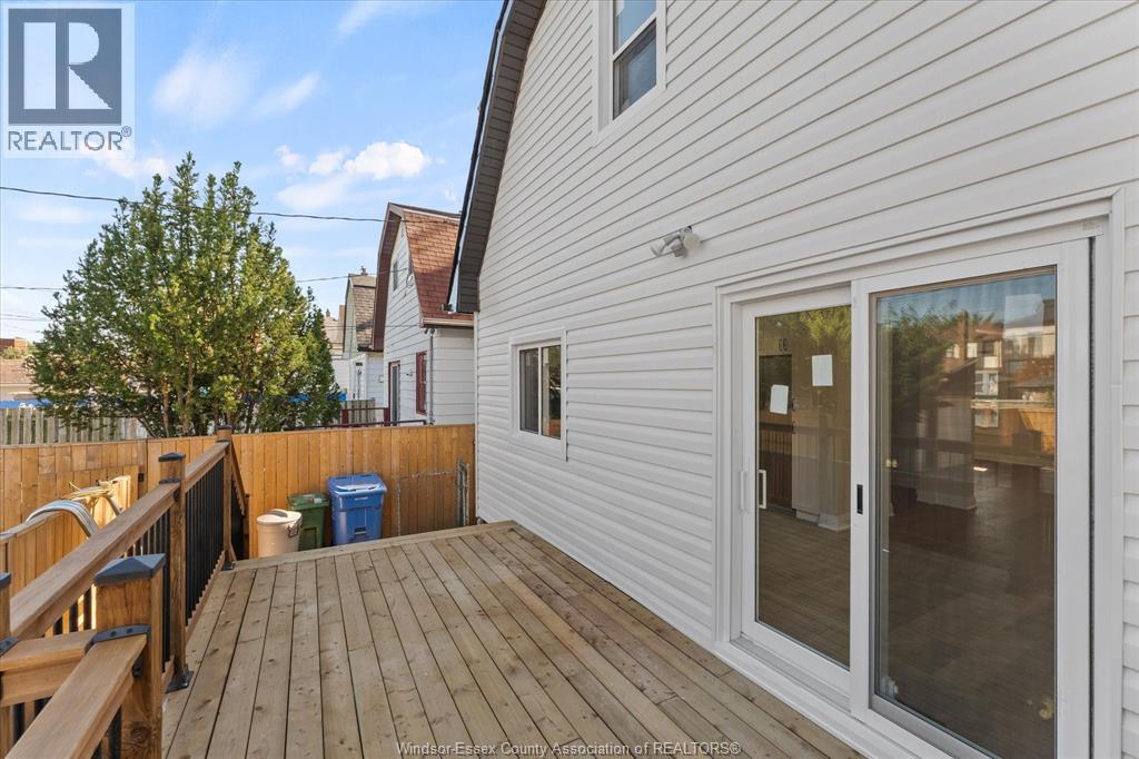 930 Elsmere Property Photo 28