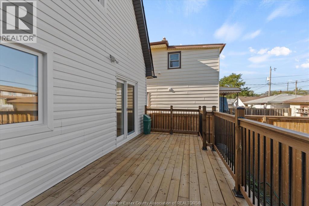 930 Elsmere Property Photo 29