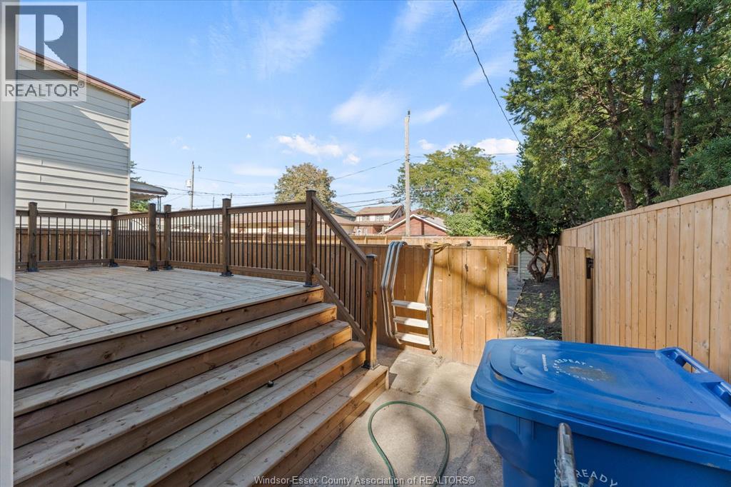 930 Elsmere Property Photo 30