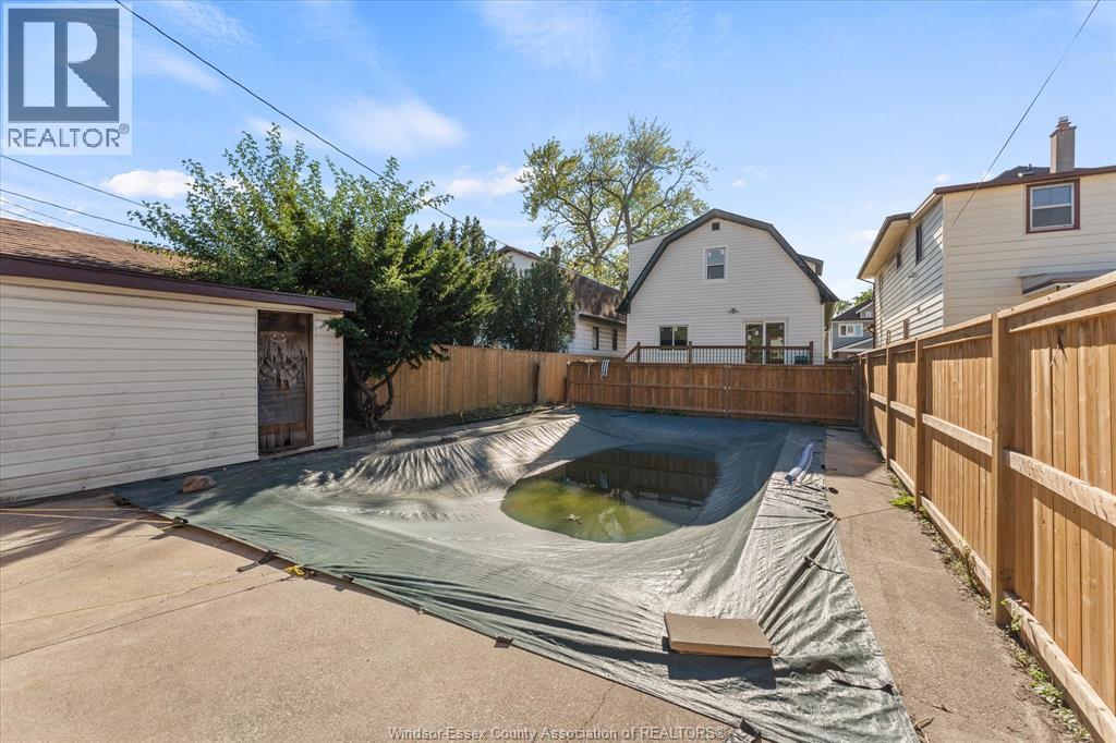 930 Elsmere Property Photo 33