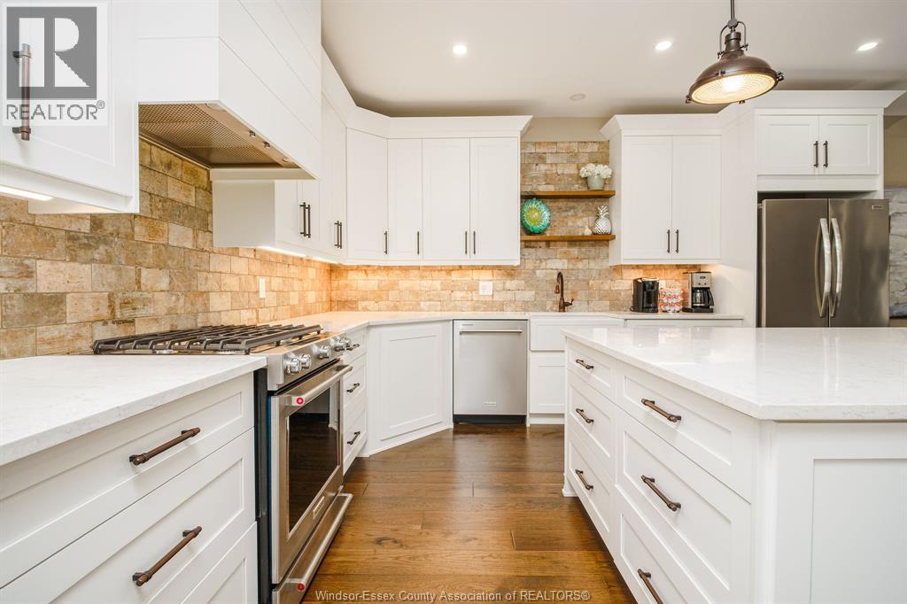 6087 Laurentide Property Photo 4