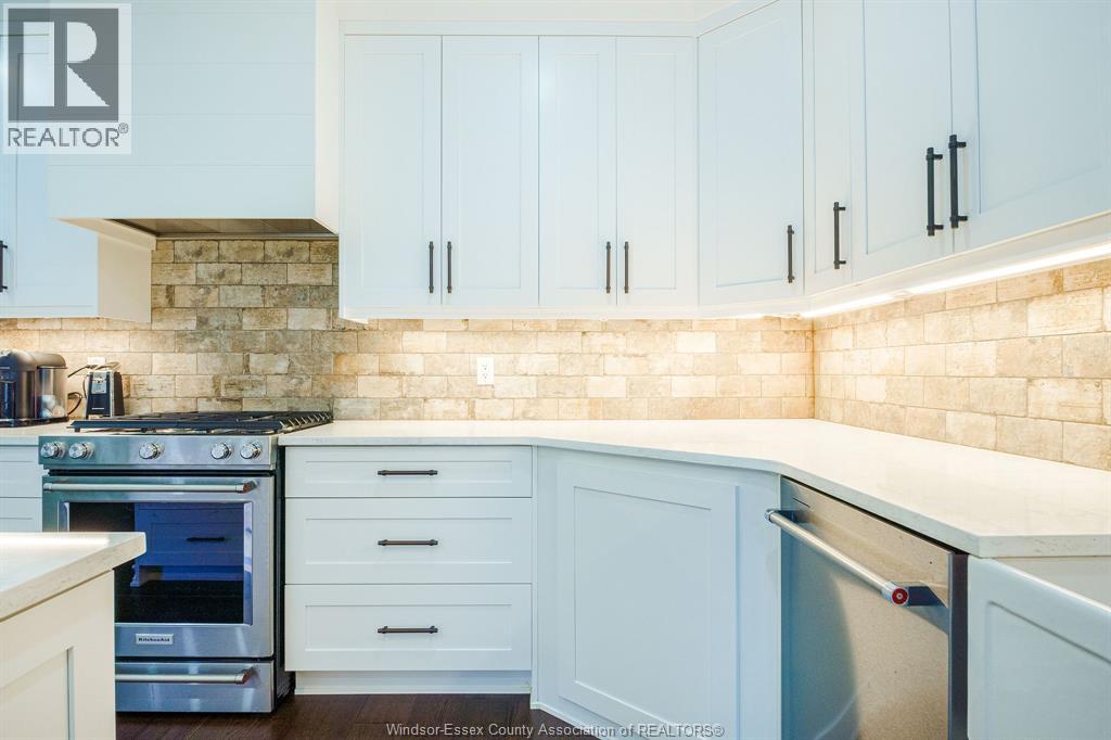6087 Laurentide Property Photo 6