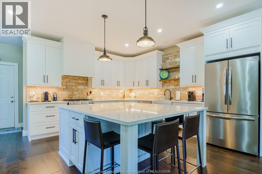 6087 Laurentide Property Photo 7