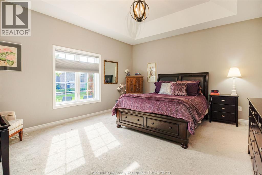 6087 Laurentide Property Photo 10