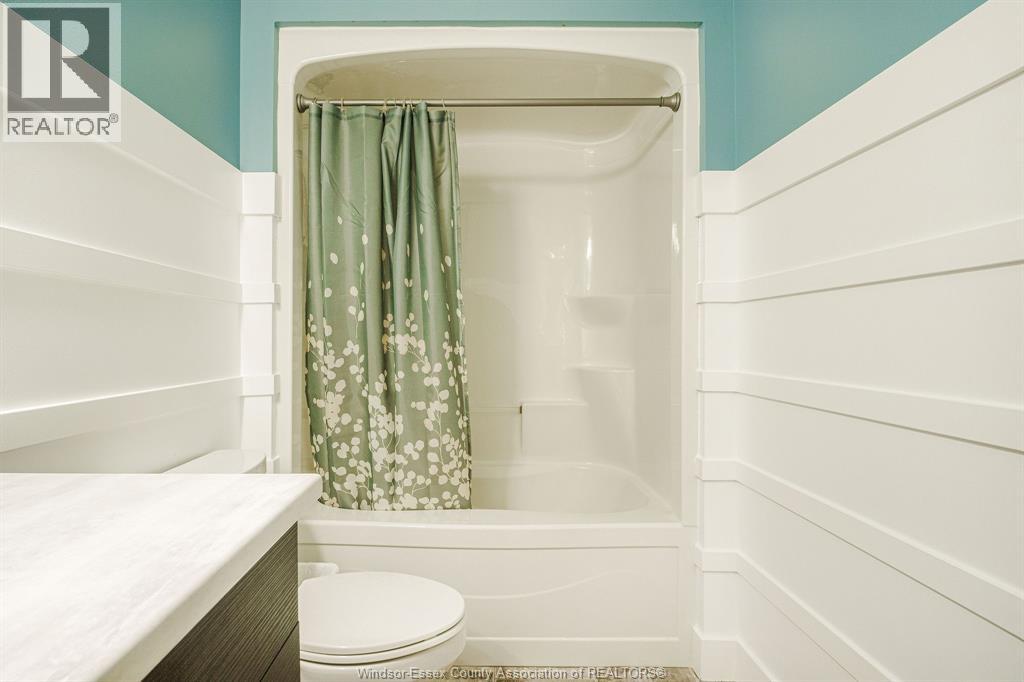 6087 Laurentide Property Photo 15