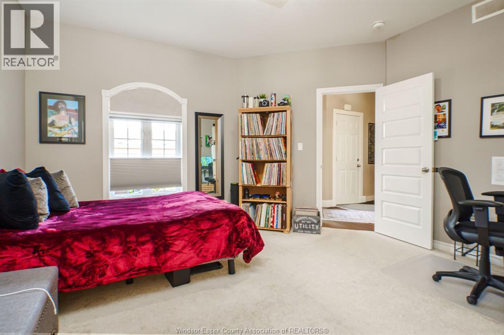6087 Laurentide Property Photo 18