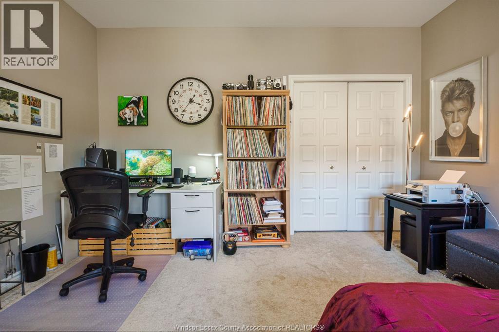 6087 Laurentide Property Photo 20