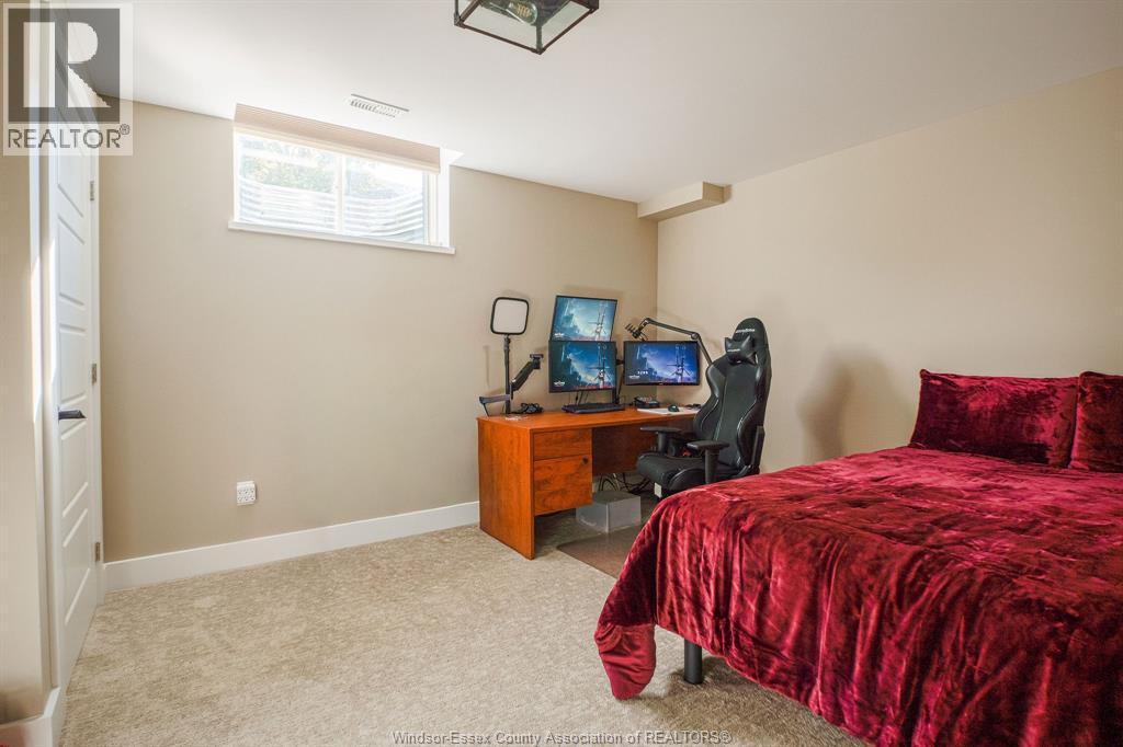 6087 Laurentide Property Photo 27