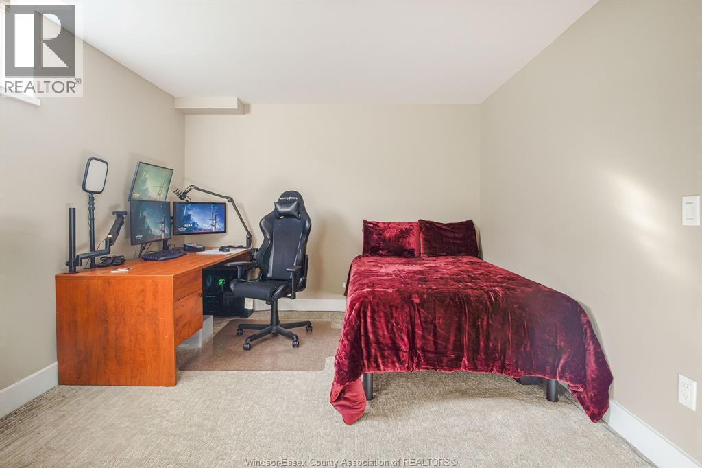 6087 Laurentide Property Photo 28