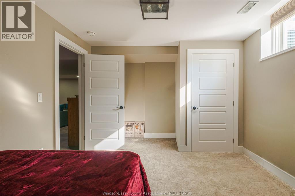 6087 Laurentide Property Photo 29