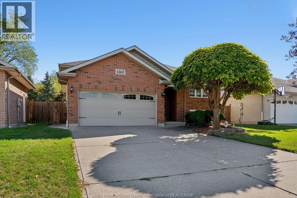 1162 Banwell Road Property Photo 2