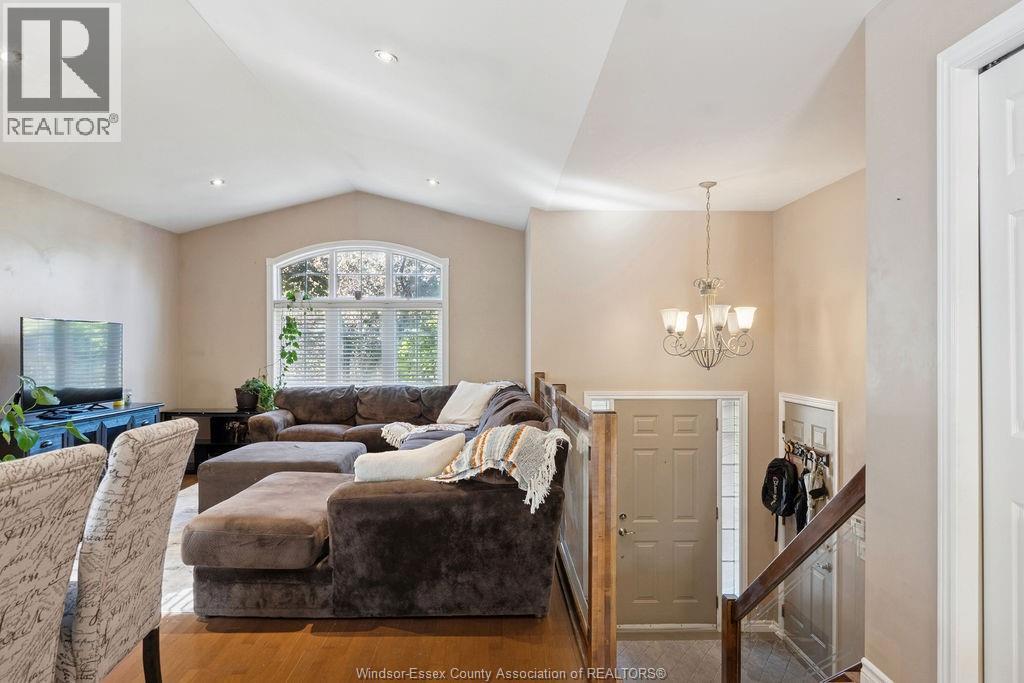 1162 Banwell Road Property Photo 3