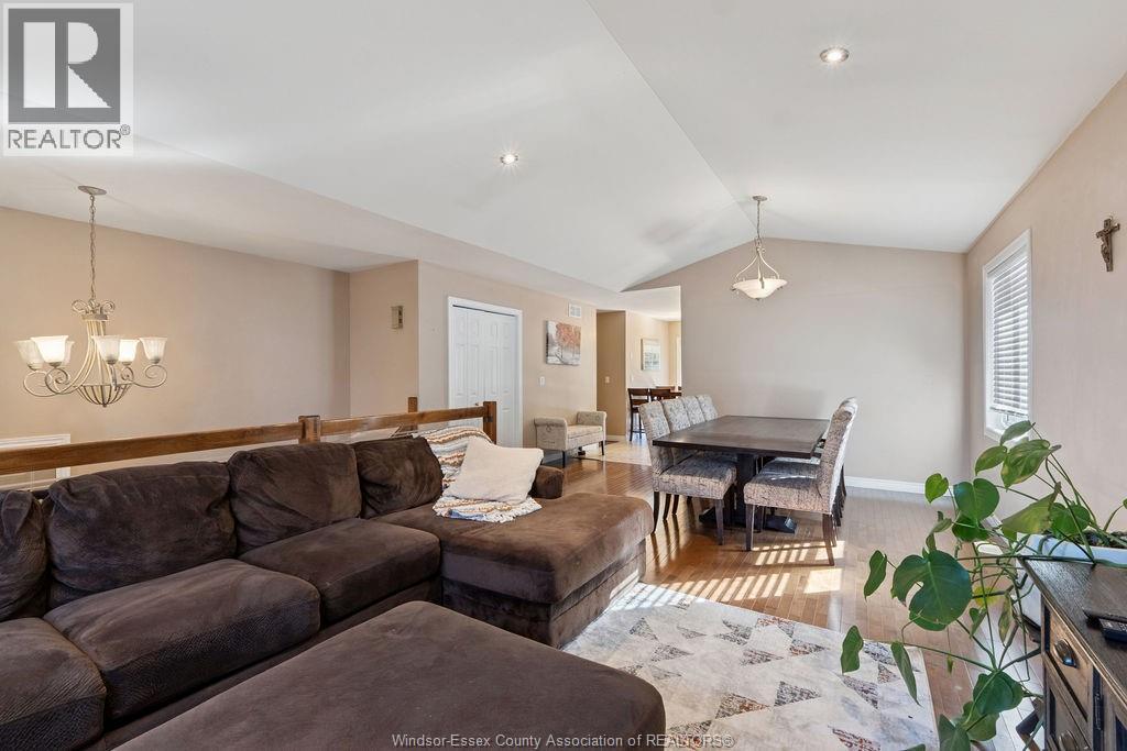 1162 Banwell Road Property Photo 6