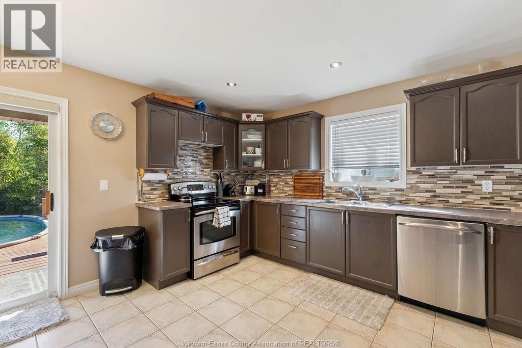 1162 Banwell Road Property Photo 8