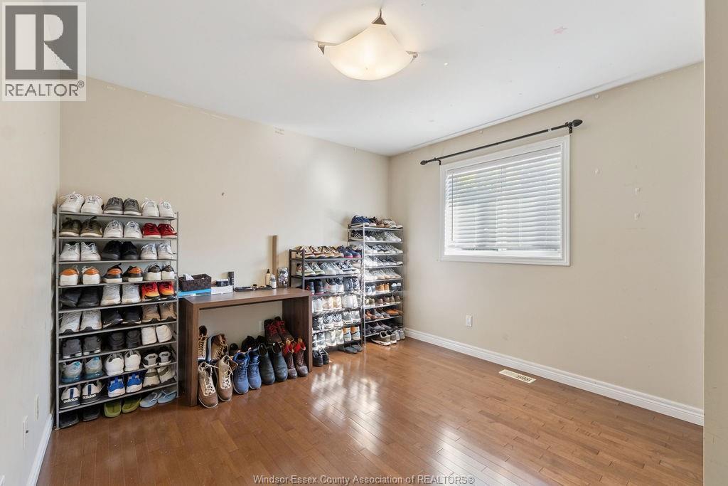 1162 Banwell Road Property Photo 13