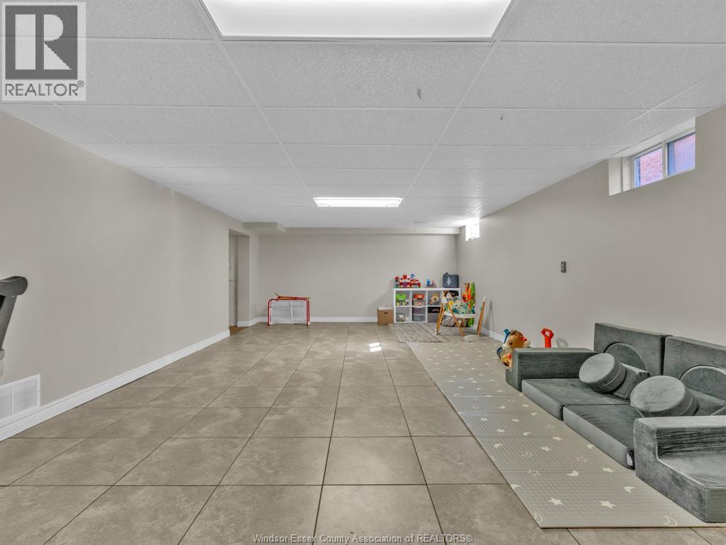 9 Evans Avenue Property Photo 24
