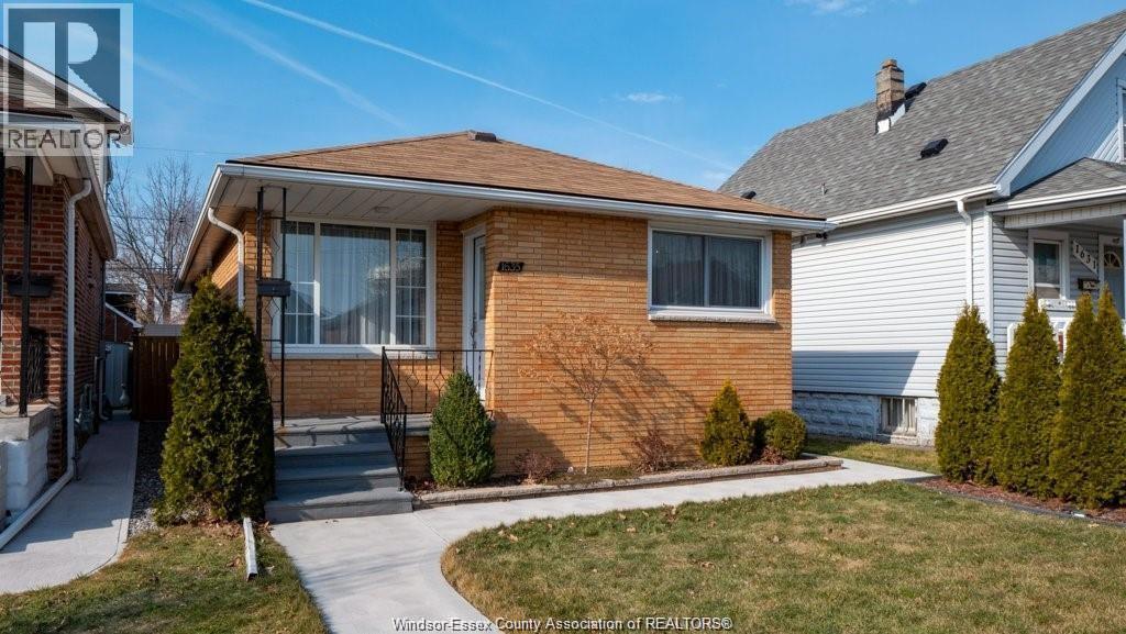 1635 Elsmere Property Photo 2