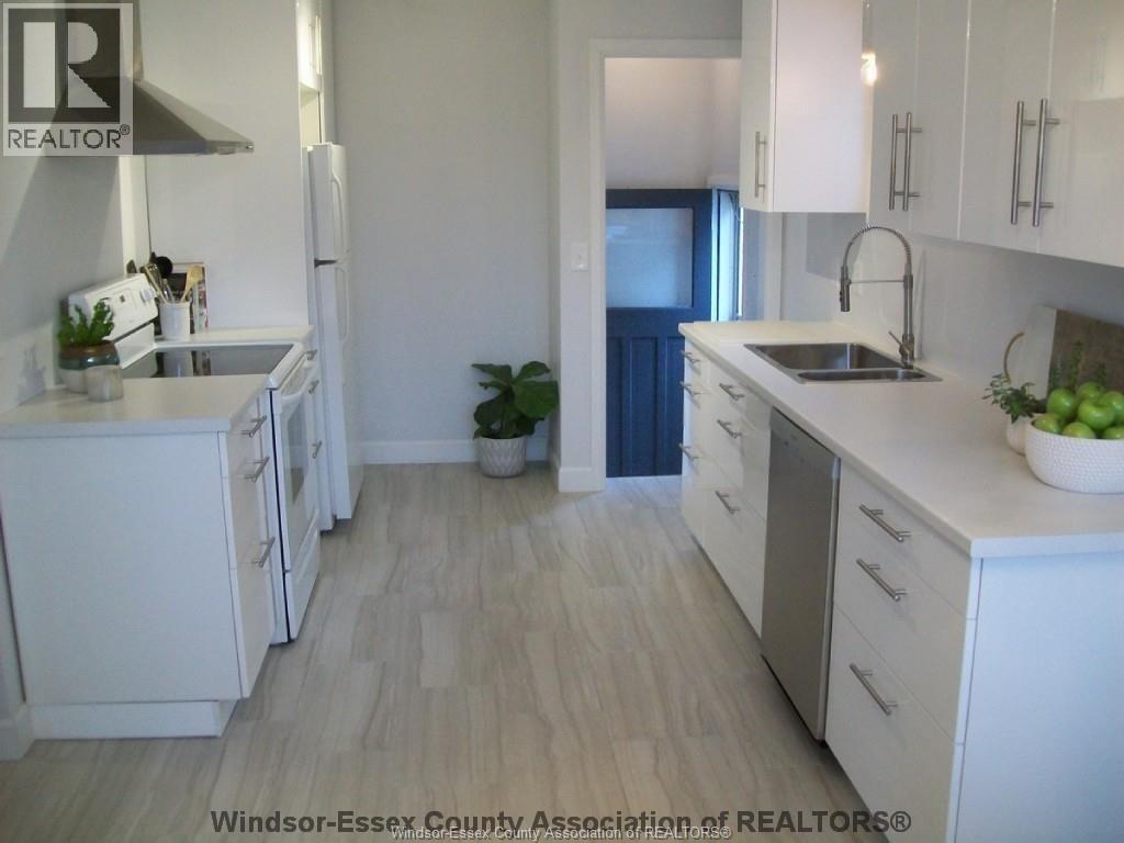 1635 Elsmere Property Photo 4