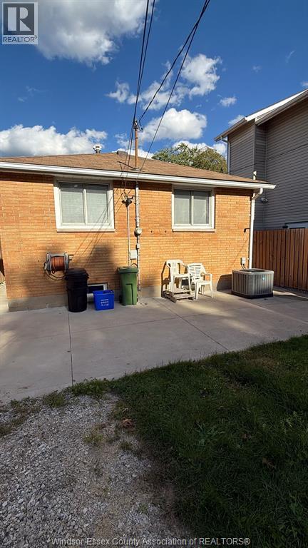 1635 Elsmere Property Photo 10