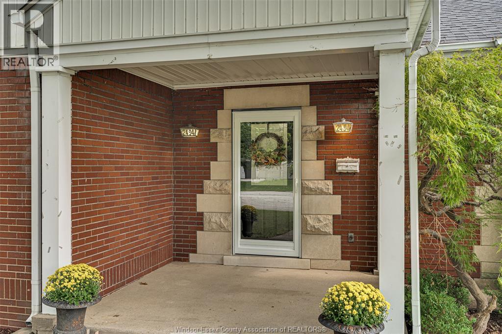 2494 Buckingham Drive Property Photo 2