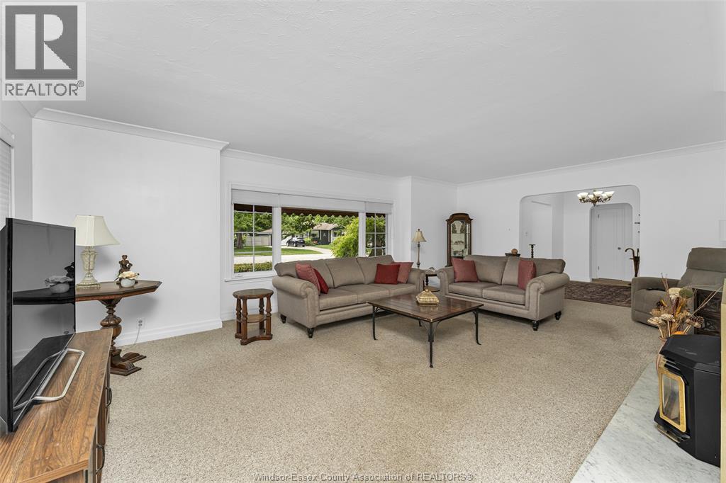2494 Buckingham Drive Property Photo 9