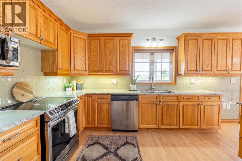 900 St Clair Parkway Property Photo 9