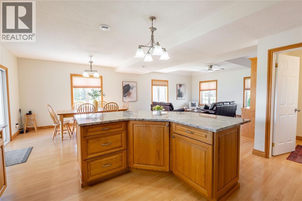 900 St Clair Parkway Property Photo 11