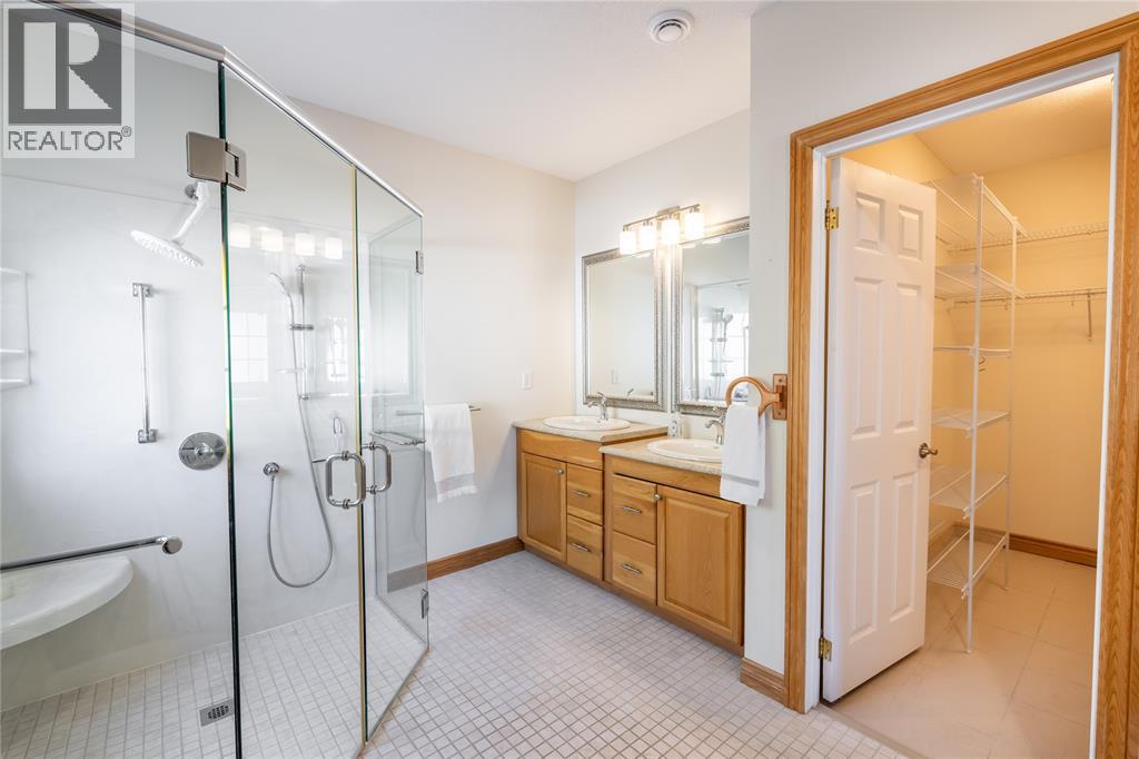 900 St Clair Parkway Property Photo 16